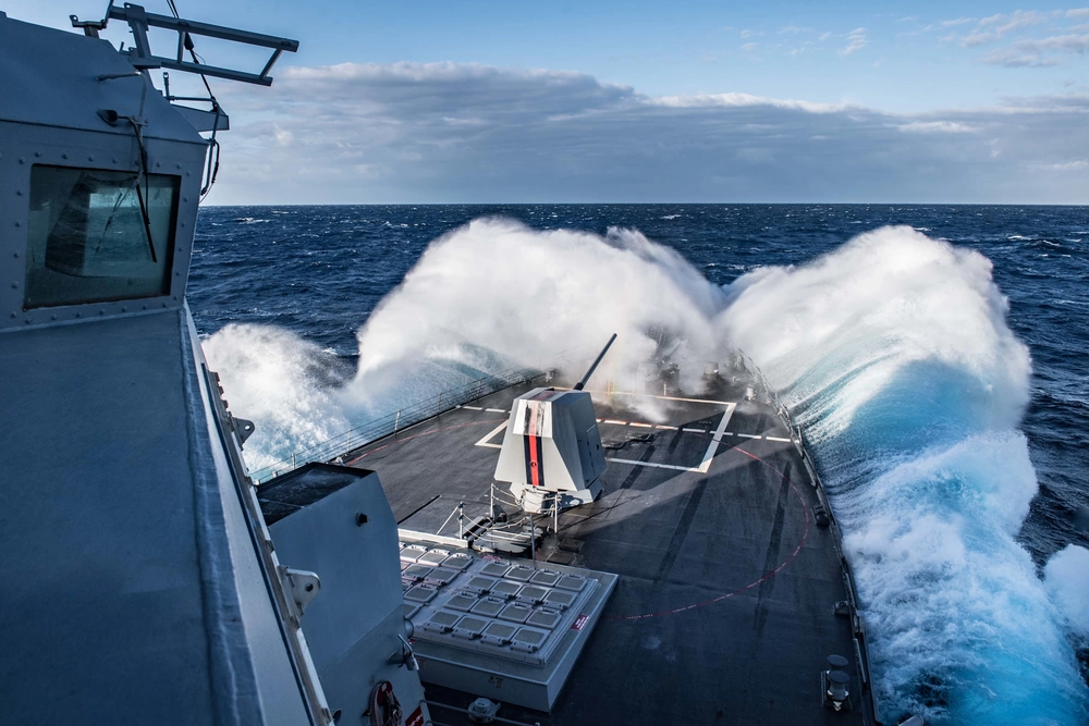 USS Jason Dunham (DDG-109) encounters heavy seas.